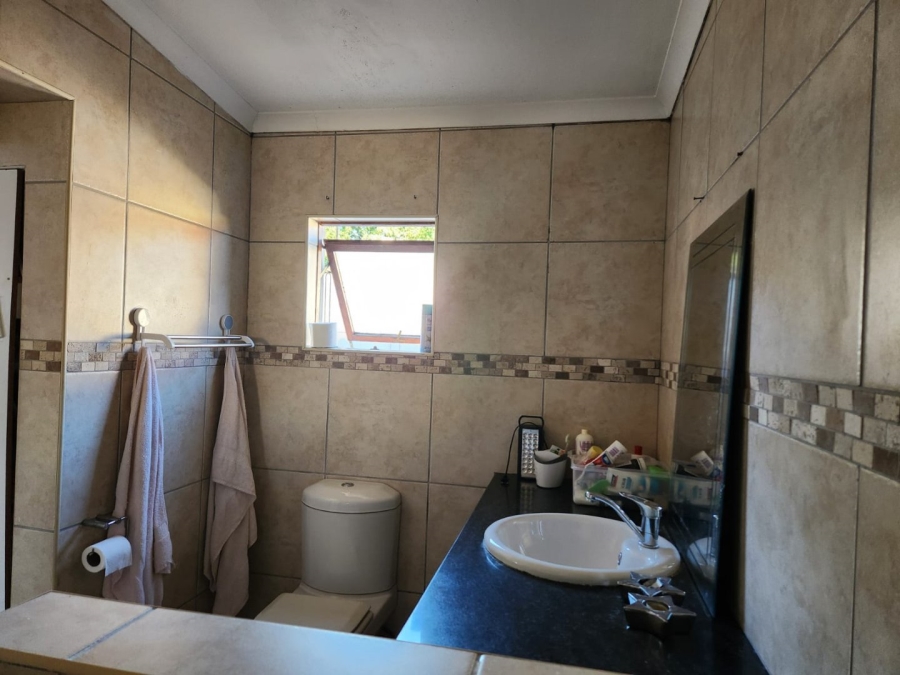 5 Bedroom Property for Sale in Bodorp Western Cape